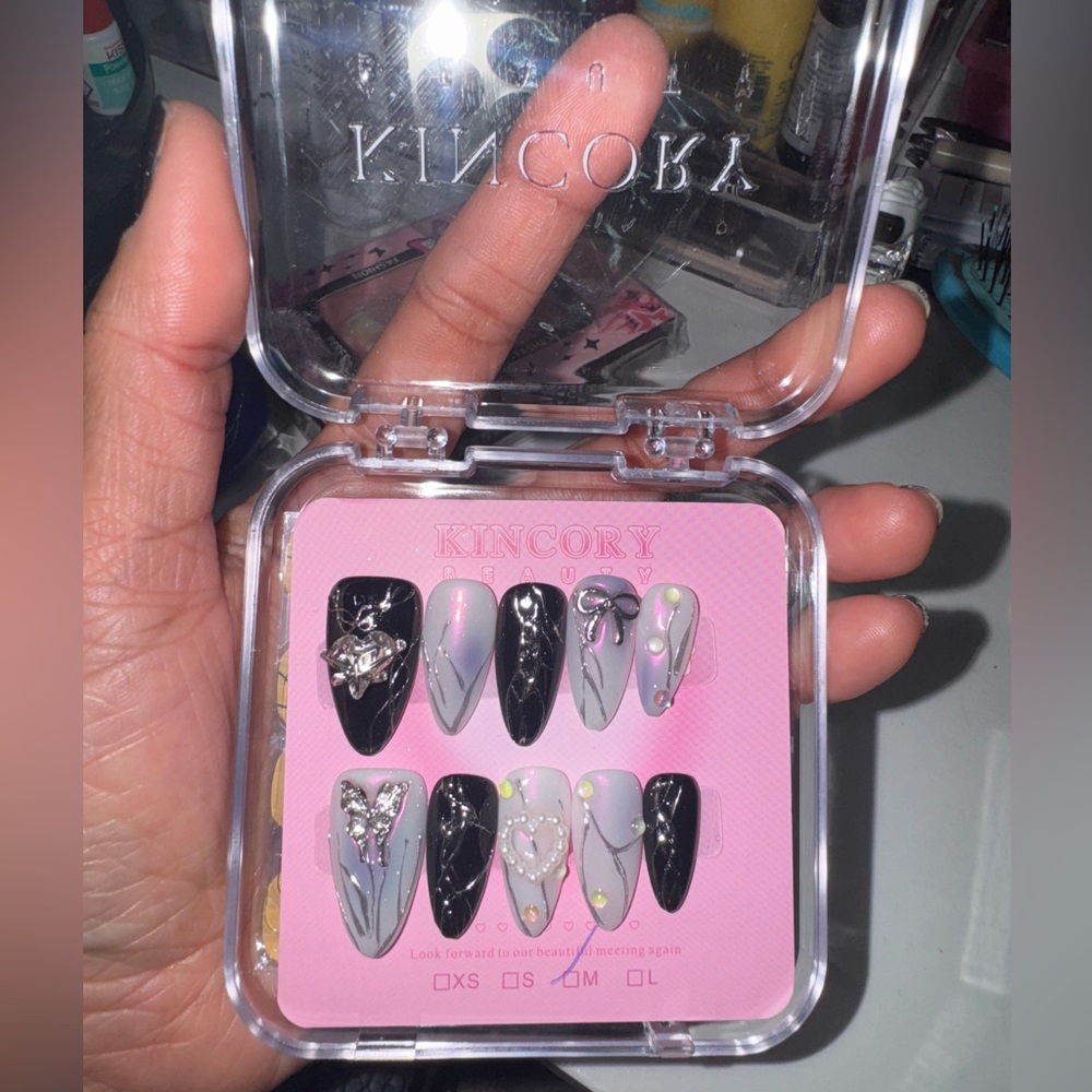 Kincory Beauty Black and Gray Press Ons Nail Set
